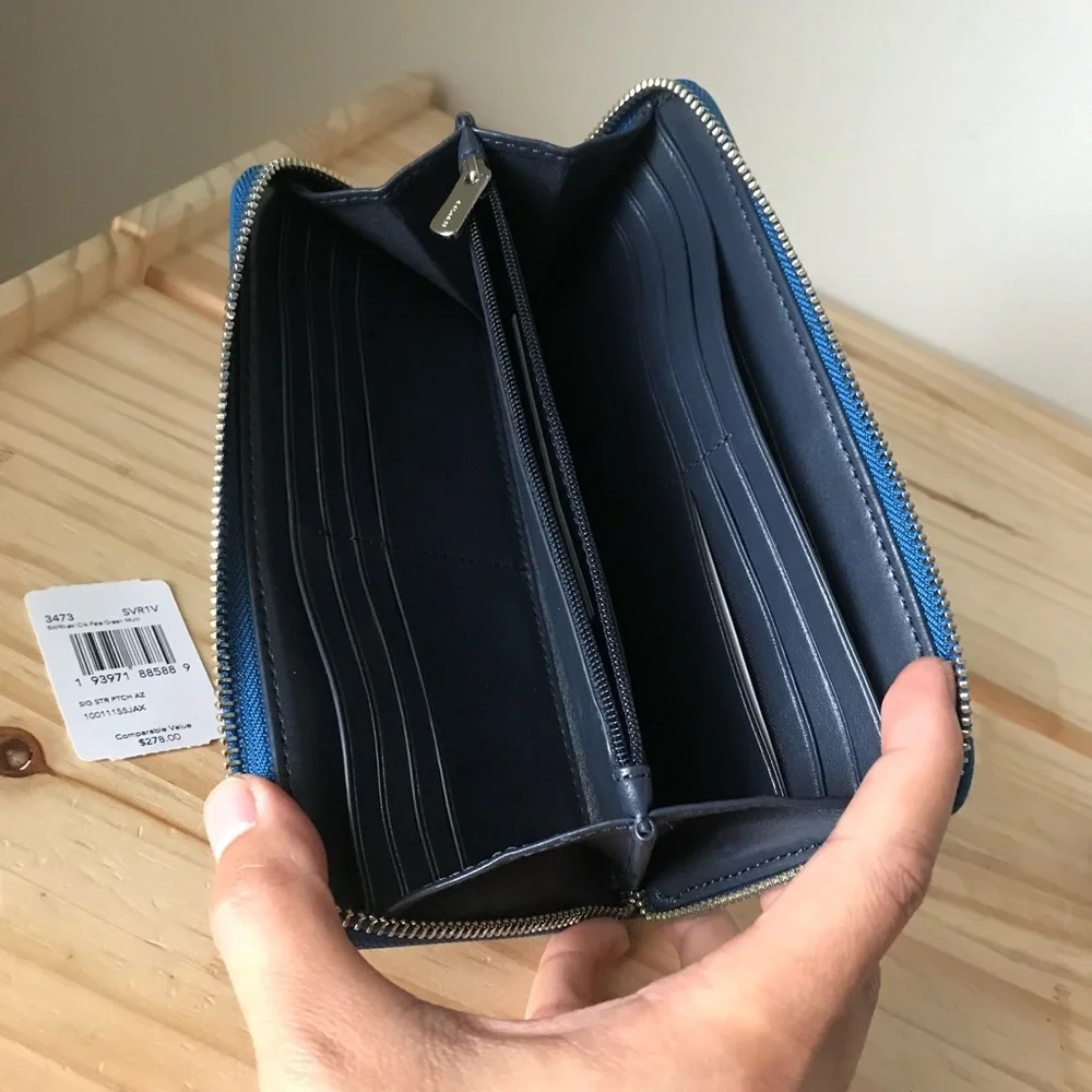 Coach wallet🎈🎈